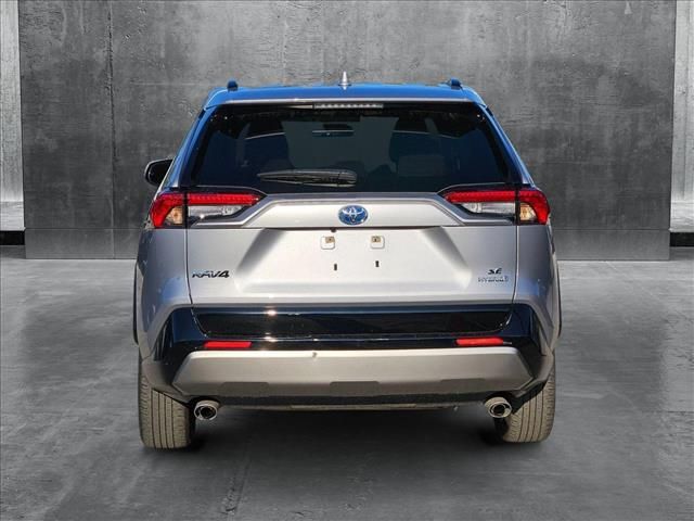 2022 Toyota RAV4 Hybrid SE