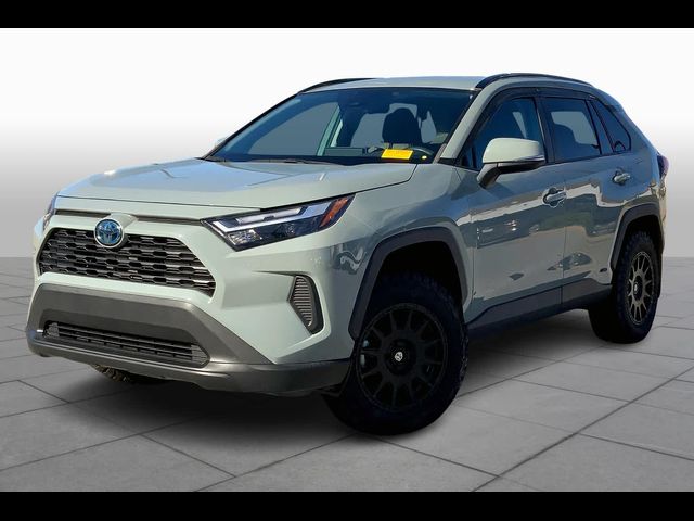 2022 Toyota RAV4 Hybrid XLE