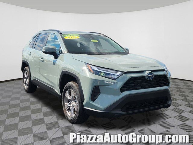 2022 Toyota RAV4 Hybrid XLE