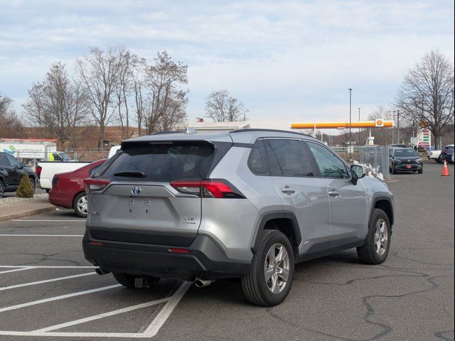 2022 Toyota RAV4 Hybrid XLE