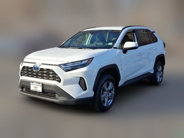 2022 Toyota RAV4 Hybrid XLE