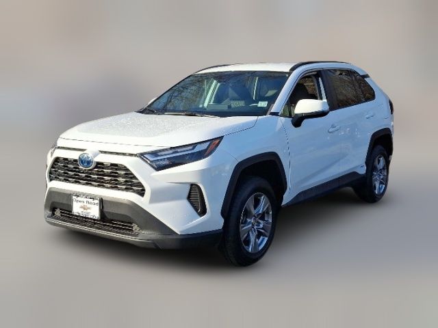 2022 Toyota RAV4 Hybrid XLE