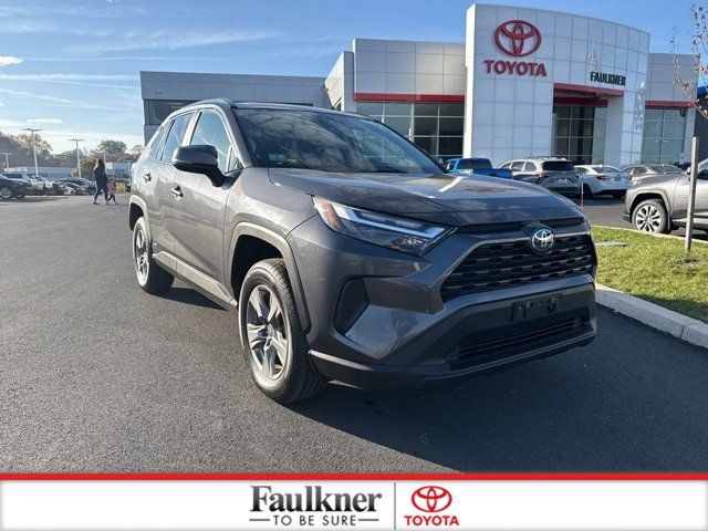 2022 Toyota RAV4 Hybrid XLE