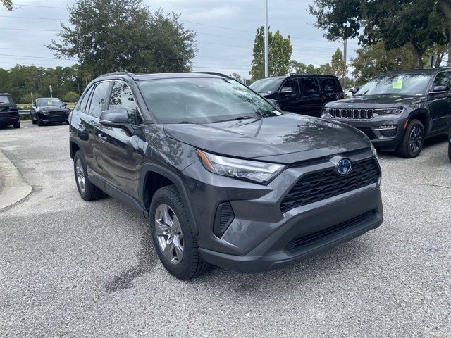 2022 Toyota RAV4 Hybrid XLE