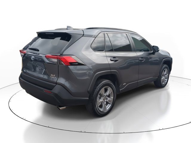 2022 Toyota RAV4 Hybrid XLE