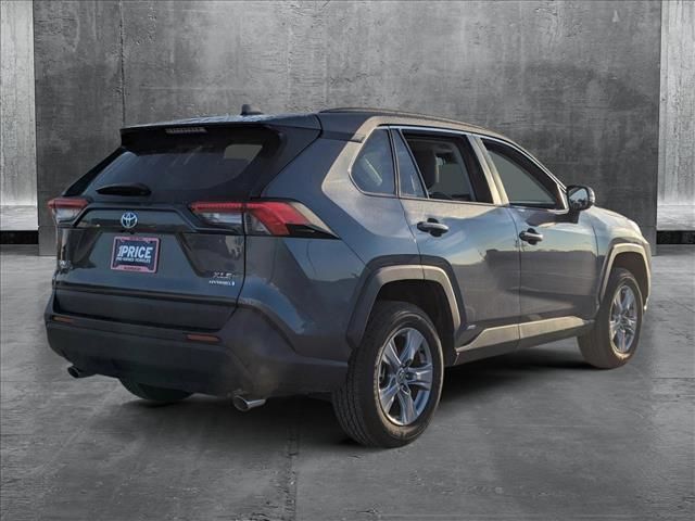 2022 Toyota RAV4 Hybrid XLE