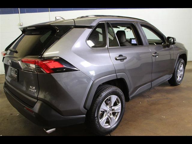 2022 Toyota RAV4 Hybrid XLE