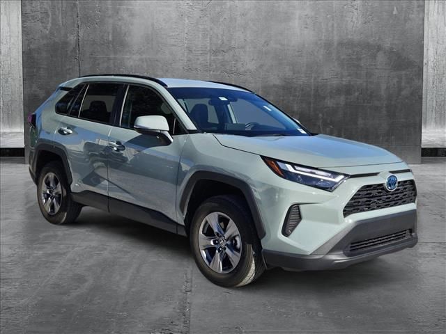 2022 Toyota RAV4 Hybrid XLE