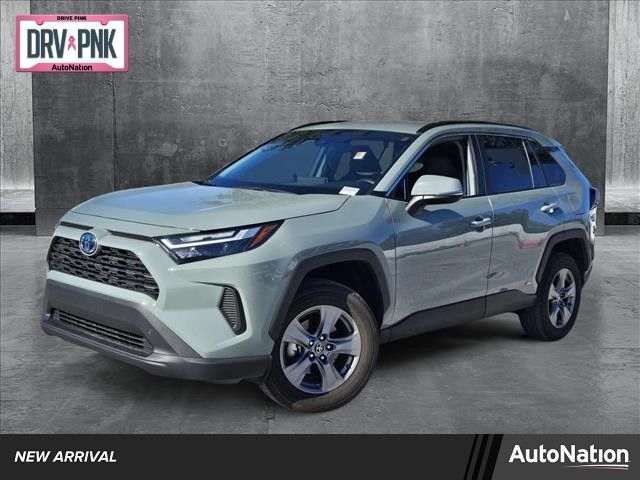 2022 Toyota RAV4 Hybrid XLE