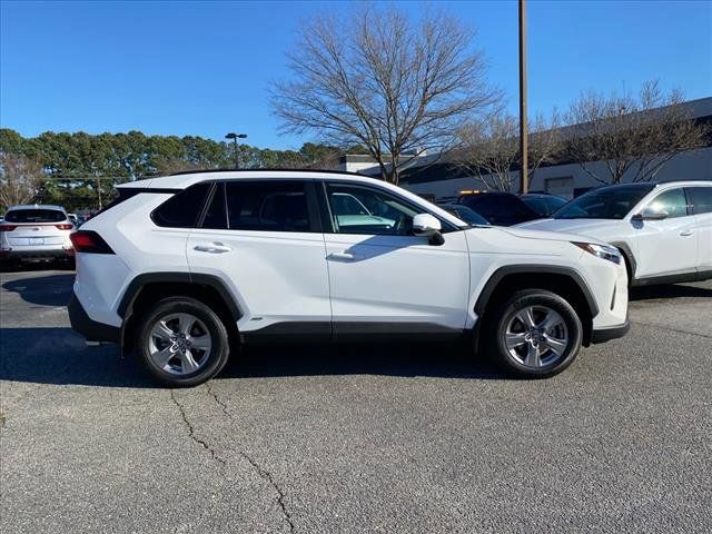 2022 Toyota RAV4 Hybrid XLE