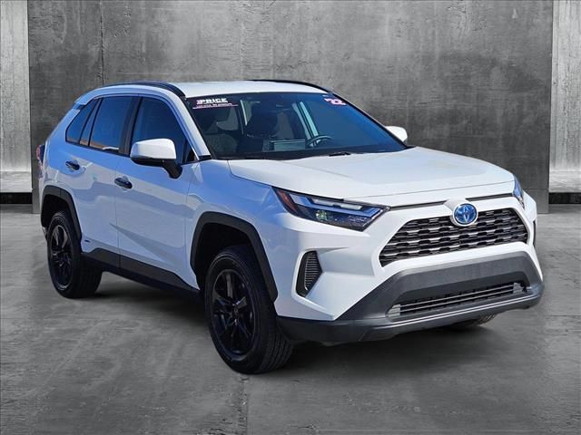 2022 Toyota RAV4 Hybrid XLE