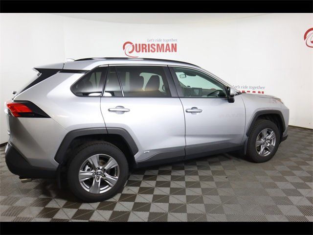 2022 Toyota RAV4 Hybrid XLE