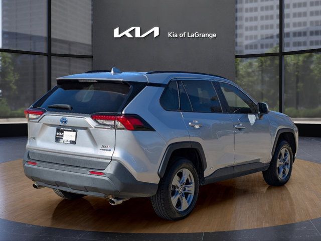 2022 Toyota RAV4 Hybrid XLE