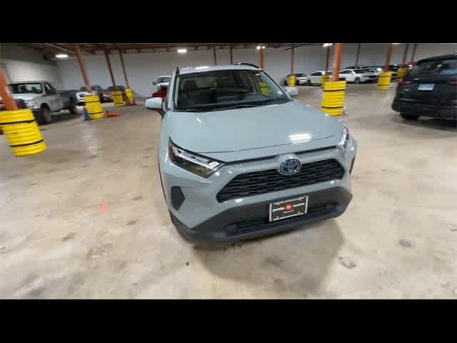 2022 Toyota RAV4 Hybrid XLE