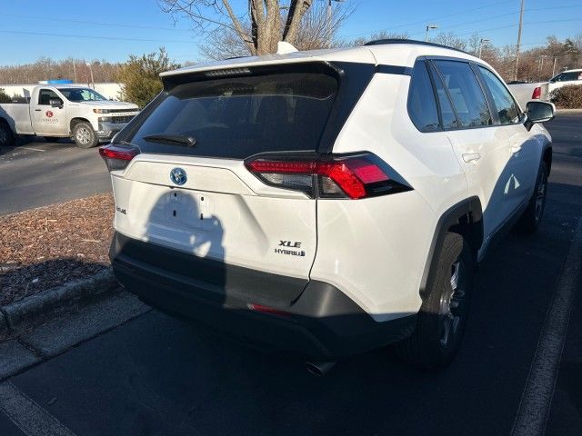 2022 Toyota RAV4 Hybrid XLE