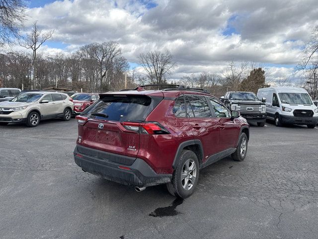 2022 Toyota RAV4 Hybrid XLE