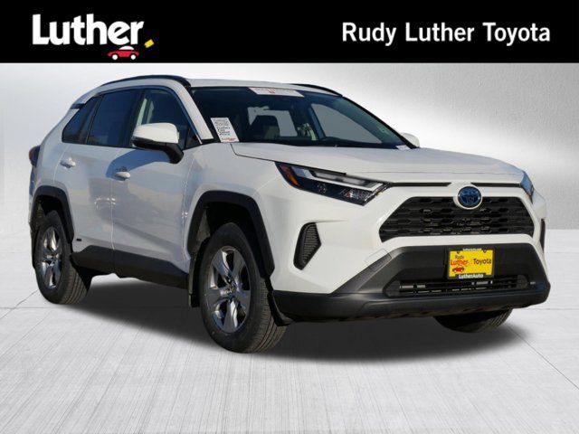 2022 Toyota RAV4 Hybrid XLE