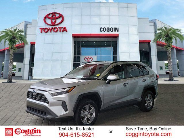 2022 Toyota RAV4 Hybrid XLE