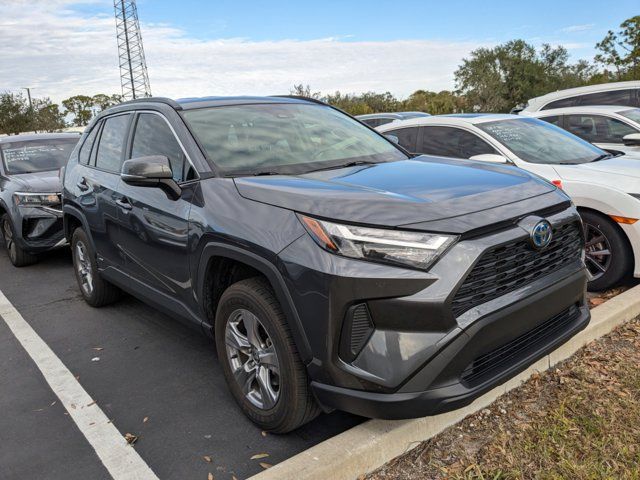 2022 Toyota RAV4 Hybrid XLE