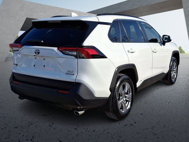 2022 Toyota RAV4 Hybrid XLE