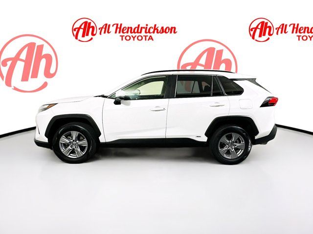 2022 Toyota RAV4 Hybrid XLE