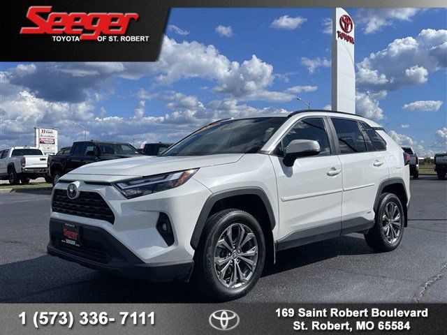 2022 Toyota RAV4 Hybrid XLE Premium