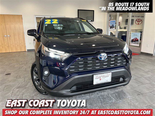 2022 Toyota RAV4 Hybrid XLE Premium