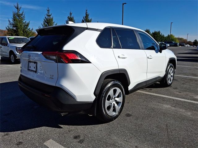 2022 Toyota RAV4 LE