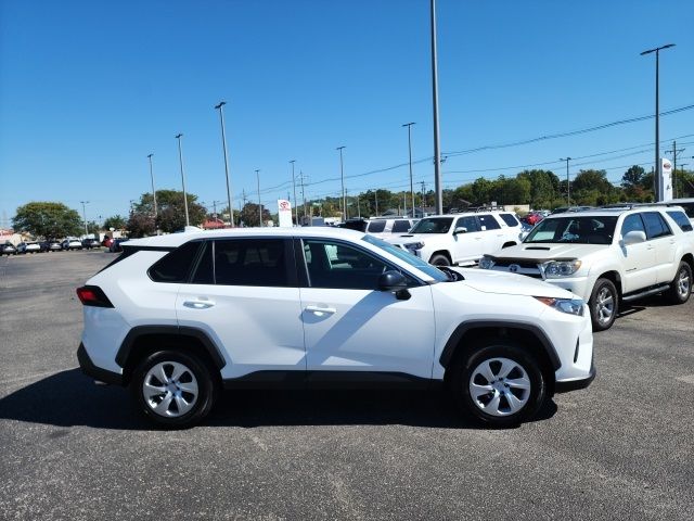 2022 Toyota RAV4 LE