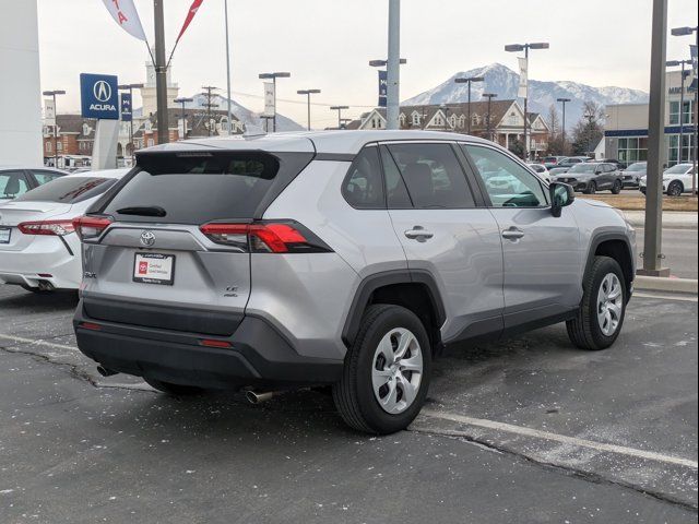 2022 Toyota RAV4 LE