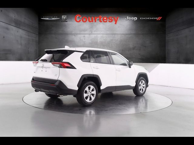 2022 Toyota RAV4 LE