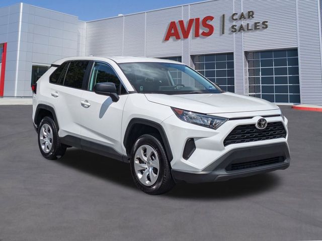 2022 Toyota RAV4 LE