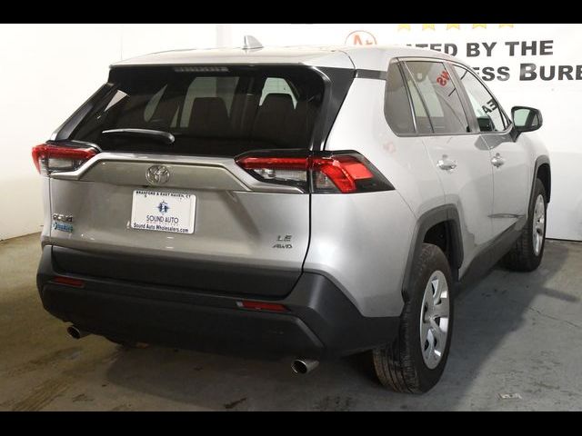 2022 Toyota RAV4 LE