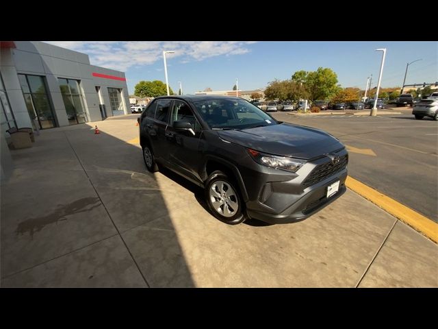 2022 Toyota RAV4 LE