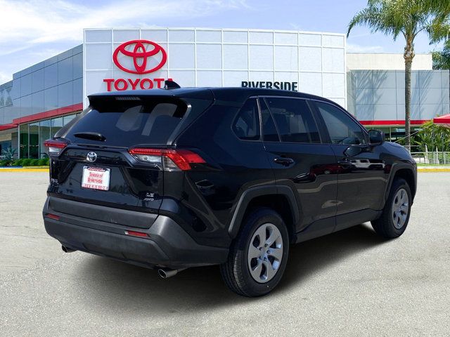 2022 Toyota RAV4 LE