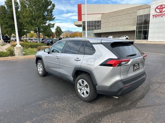 2022 Toyota RAV4 LE