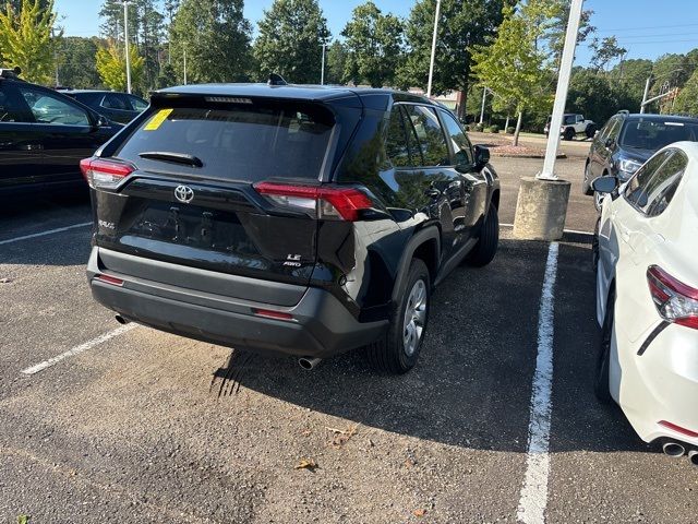 2022 Toyota RAV4 LE