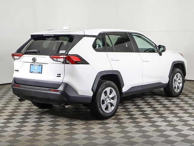 2022 Toyota RAV4 LE