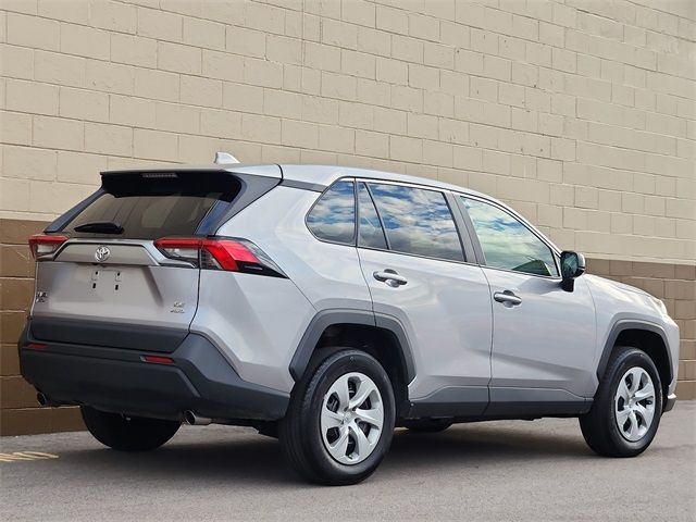 2022 Toyota RAV4 LE