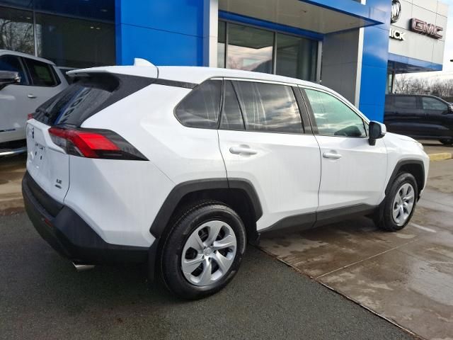 2022 Toyota RAV4 LE