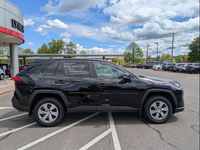 2022 Toyota RAV4 LE