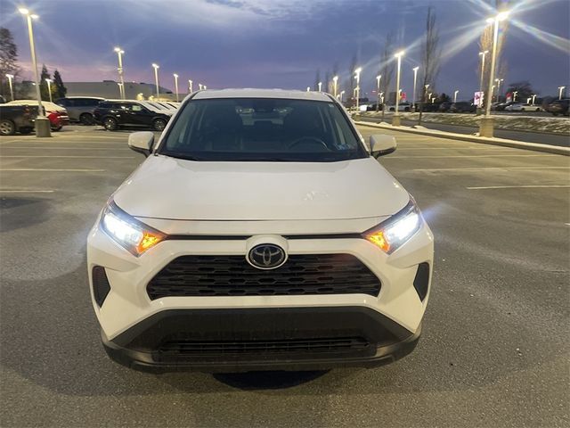 2022 Toyota RAV4 LE