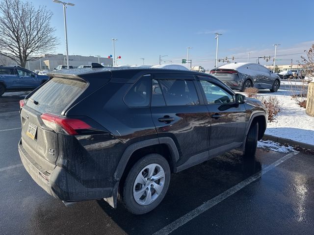 2022 Toyota RAV4 LE