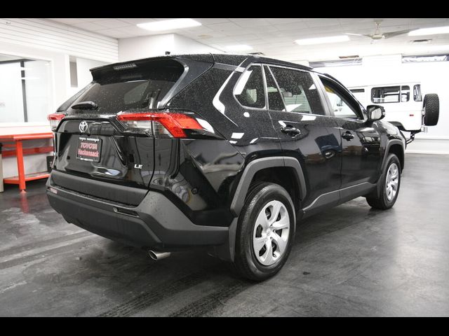 2022 Toyota RAV4 LE