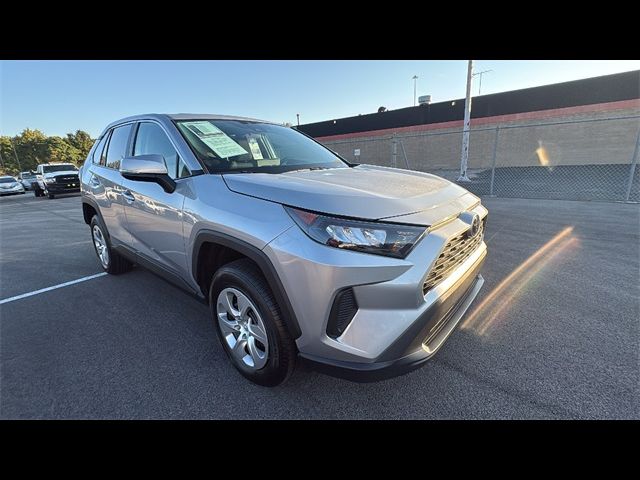 2022 Toyota RAV4 LE