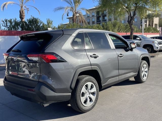 2022 Toyota RAV4 LE