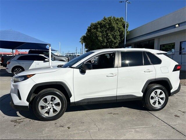 2022 Toyota RAV4 LE