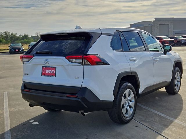 2022 Toyota RAV4 LE