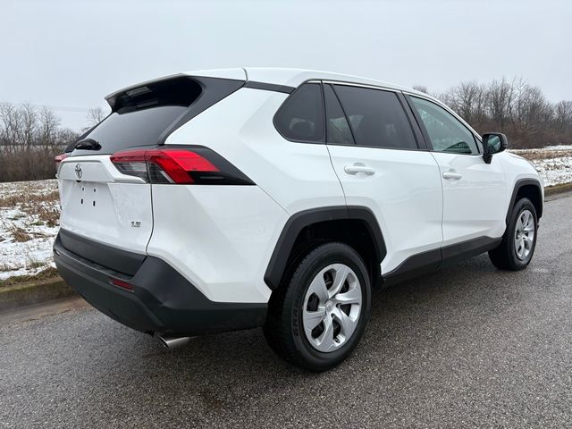 2022 Toyota RAV4 LE