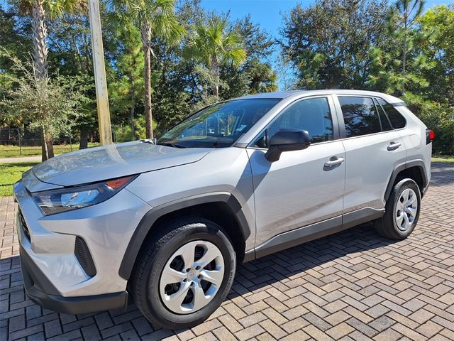 2022 Toyota RAV4 LE